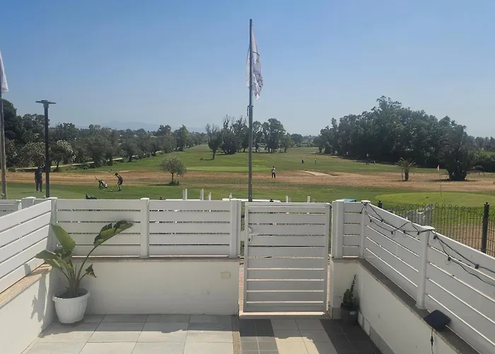 Golf Διαμέρισμα *